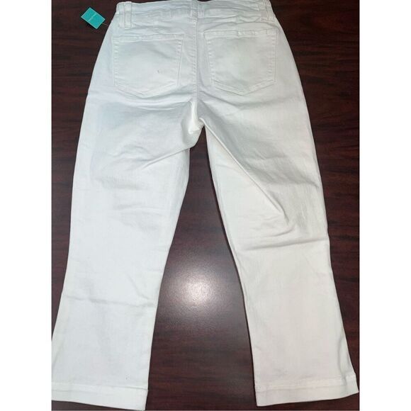 NWT Maurices White Mid Rise Cropped Capris Size 2 - Picture 2 of 9